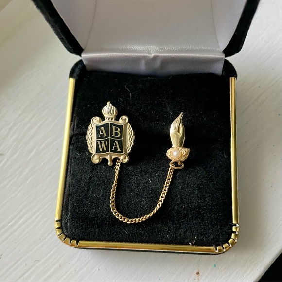 Vintage Double Pin with Chain - Picture 2 of 3